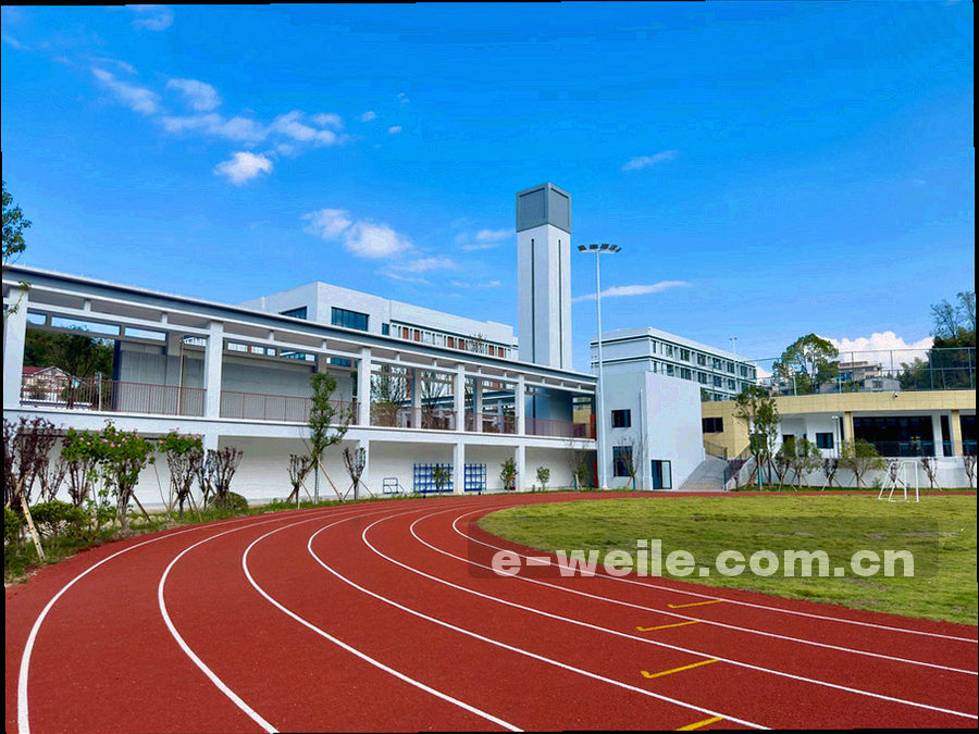 桌面上的帮助中心条目清单与便签局部，画面中无人物面部